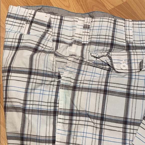 Men’s plaid shorts! - Picture 6 of 6